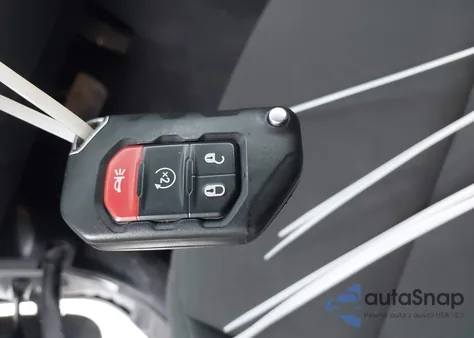 2022 Jeep Wrangler Unlimited High Tide 4X4 z USA, uszkodzony, nr VIN 1C4HJXDG1NW252764